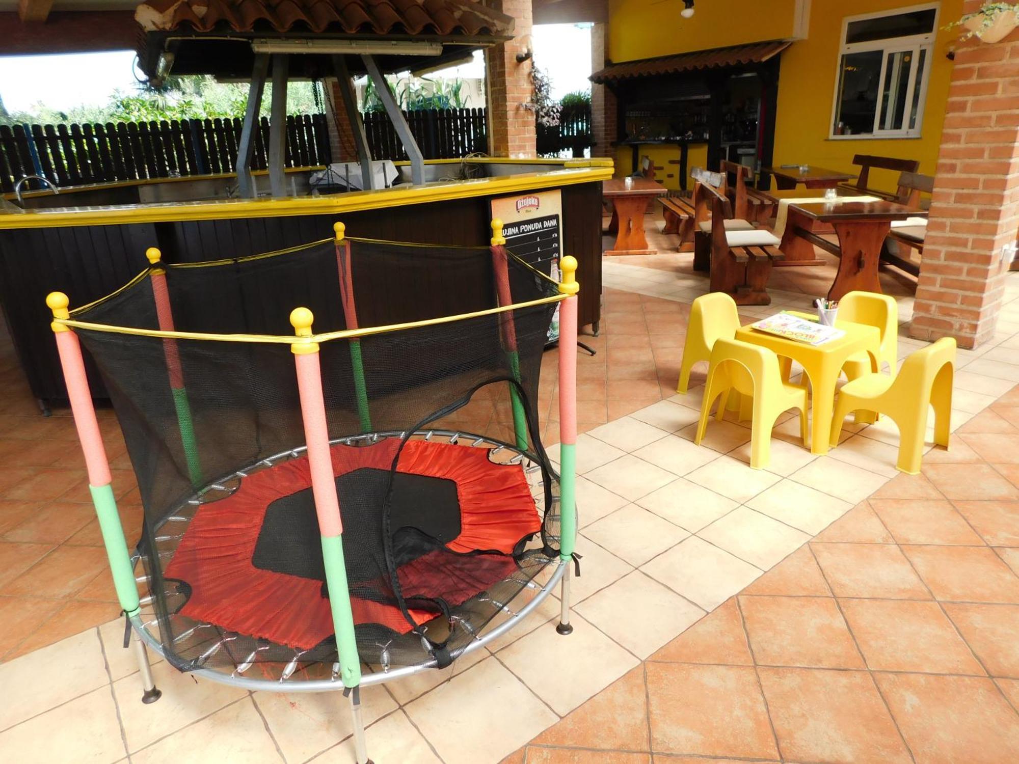 Biergarten Medulin Kültér fotó